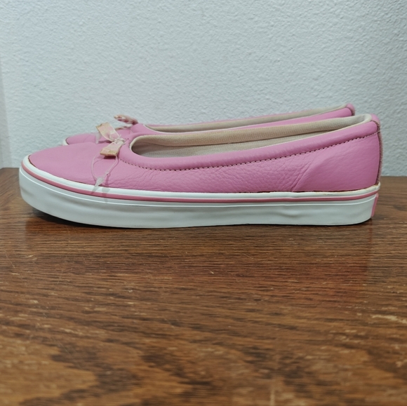 Pin Flats Mocs - Picture 2 of 2